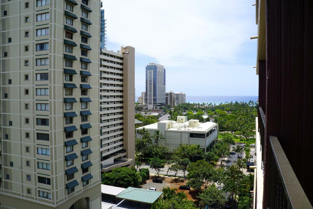 Wyndham Vacation Resorts Royal Garden At Waikiki Гонолулу Экстерьер фото